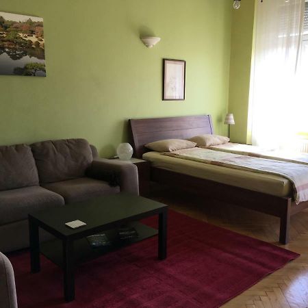 Studio Along The Danube บูดาเปสต์ ภายนอก รูปภาพ