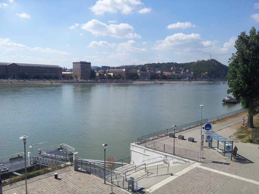 Studio Along The Danube บูดาเปสต์ ภายนอก รูปภาพ
