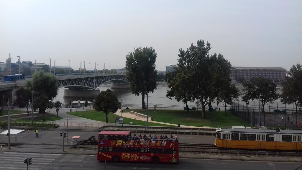 Studio Along The Danube บูดาเปสต์ ภายนอก รูปภาพ