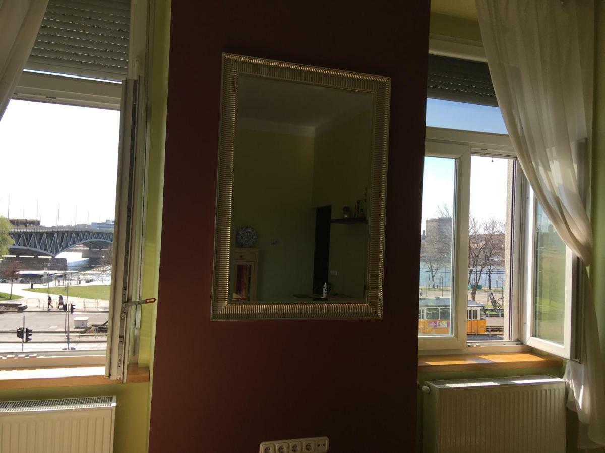 Studio Along The Danube บูดาเปสต์ ภายนอก รูปภาพ